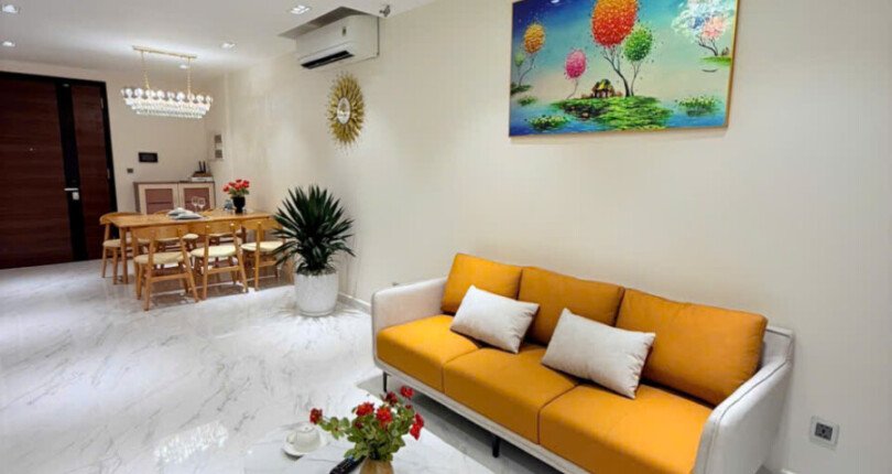 z6298690333460 578ec7459f6b3f53f5f5265cfd08852a 810x430 - Cho thuê Midtown M6 Block D Tầng 16 dt 130m 3 phòng giá 2200 usd/tháng