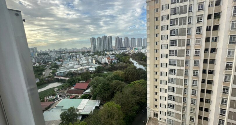 z6303299923853 9c116e168d153602247f3ed0ccb16620 810x430 - Cho thuê SKy Garden 3 Block 11E dt 71m 2 phòng giá 13 triệu