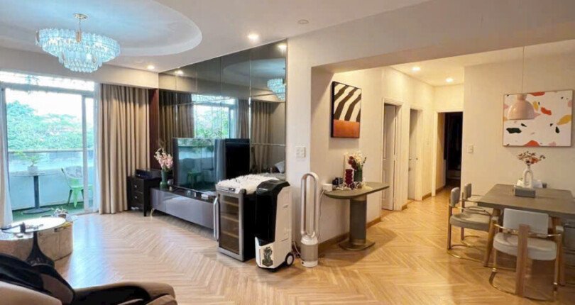 z6303470644933 0e90277a067290816d46b29d4860ad8d 810x430 - Bán căn hộ Garden Court 2 Block 3D1 Tầng 3 dt 133m 3 phòng giá 11,5 tỷ