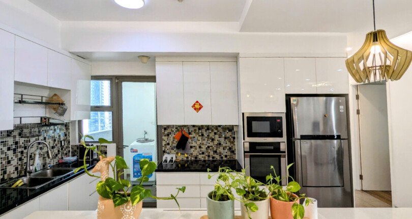 z6303472186117 764fd401bc0e042f47cce3cc6f1b66e3 810x430 - Cho thuê Riviera Point Block T3 Tầng 7 148m 3 phòng giá 31,5 triệu