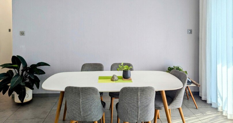 z6303472203083 9fe65203cda19170c382f13670c3c0f1 810x430 - Cho thuê Riviera Point Block T3 Tầng 7 148m 3 phòng giá 31,5 triệu