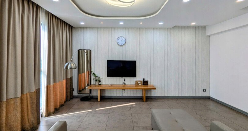 z6303472206558 59f1696976f1cb0a3eca8d02200a1bfb 810x430 - Cho thuê Riviera Point Block T3 Tầng 7 148m 3 phòng giá 31,5 triệu