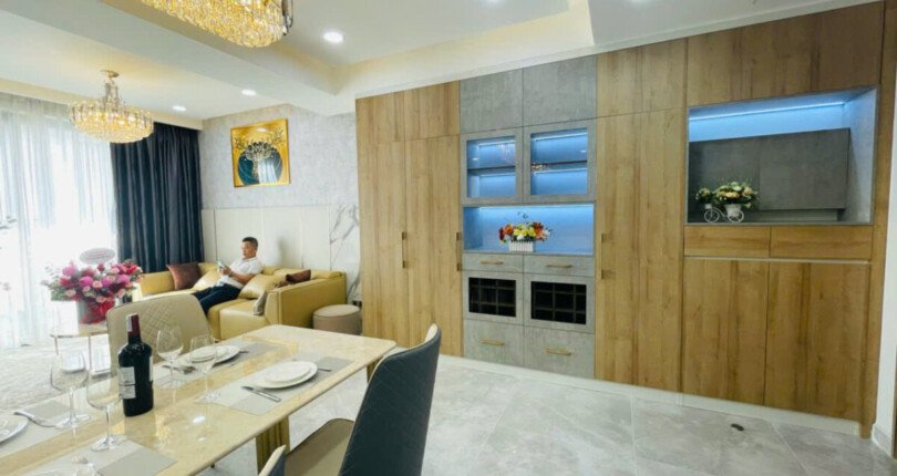 z6303599894977 3a1692acccb78747ede8b92a8d5f56c8 810x430 - Cho thuê Midtown M8 Block I Tầng 22 dt 82m 2 phòng full đồ giá 1400usd