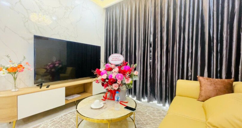 z6303599920889 64a075e3eb6e5e718c084e7db81eec27 810x430 - Cho thuê Midtown M8 Block I Tầng 22 dt 82m 2 phòng full đồ giá 1400usd