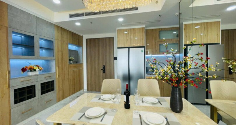 z6303599958918 855e642ac004fc50a51a7a00cbdb5623 810x430 - Cho thuê Midtown M8 Block I Tầng 22 dt 82m 2 phòng full đồ giá 1400usd