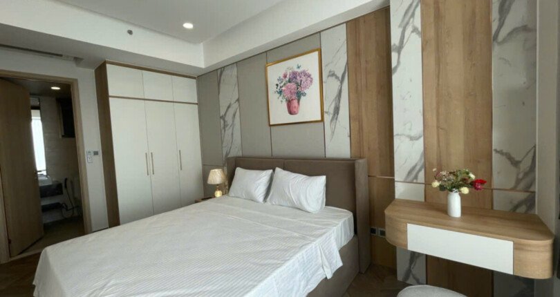 z6303600005135 ee7c923677d1c533ff64e0c6507fbd71 810x430 - Cho thuê Midtown M8 Block I Tầng 22 dt 82m 2 phòng full đồ giá 1400usd