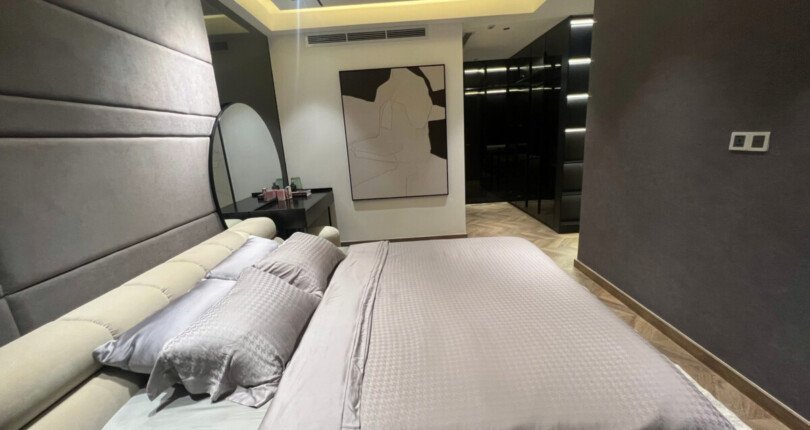 z6306514843062 dc648cd3dabc8dc6bb3e3f94b2ad0474 810x430 - Cho thuê căn hộ Midtown M8 Tầng 10 dt 125m 3 phòng giá 2400usd/tháng