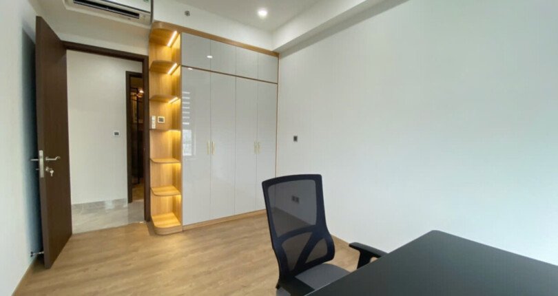 z6309559920732 3deeaf9769286a4f624c7c89d1e47380 810x430 - Cho thuê Midtown M8 Tầng 25 dt 127m 3 phòng giá 2600usd/tháng