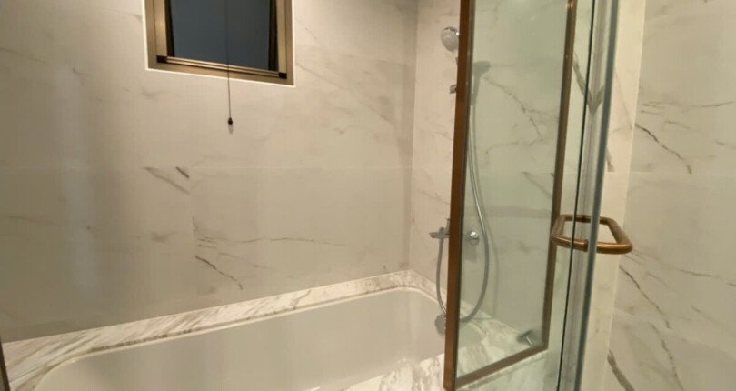 z6309559946937 71dd445dcae1f153fb7d657d0d0c4cf7 810x430 - Cho thuê Midtown M8 Tầng 25 dt 127m 3 phòng giá 2600usd/tháng