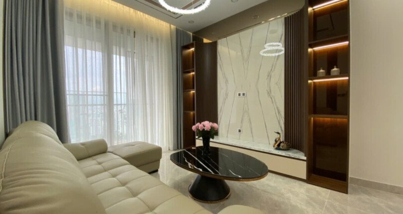 z6309560040582 593918b943ded34e8a4f7fd6dcf2f49a 810x430 - Cho thuê Midtown M8 Tầng 25 dt 127m 3 phòng giá 2600usd/tháng