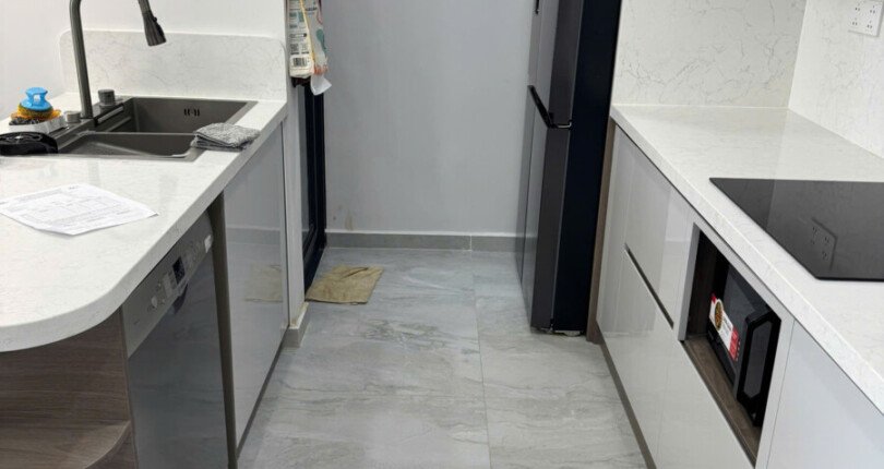 z6309565945159 f0550409f22e17389c09f77a263284c2 810x430 - Cho thuê căn hộ Cardinal Court Block A Tầng 10 dt 76m 2 phòng giá 28 triệu