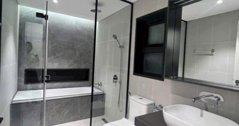 z6310974330059 af2194f4fc28a01d29edb4fe7f4e6d6a 810x430 - Cho thuê căn hộ Cardinal Court Block B Tầng 11 dt 101m, 3 phòng giá 38 triệu