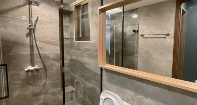 z6317292504119 7d59f2ddaef85b063a1056e9ae7b5b15 810x430 - Bán Midtowwn M8 Block C Tầng 17 dt 80m 2 phòng giá 8,5 tỷ