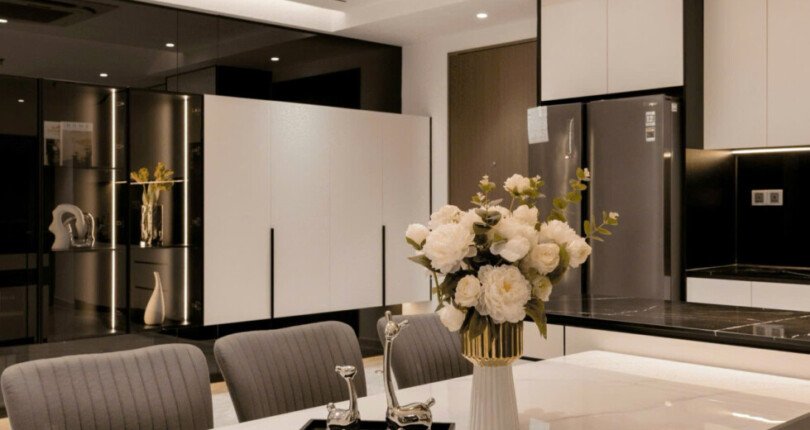 z6318427536379 39371a92ded9d46385d32524b97c7198 810x430 - Cho thuê Midtown M8 Tầng 7 dt 125m 3 phòng full nội thất giá 2600usd/tháng