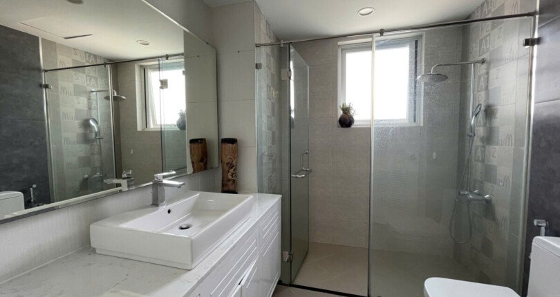 z6324952798522 aebc7b024eea606a6aa6891ae8ab4dbd 810x430 - Cho thuê Riverside Residence Block A Tầng 16 dt 130m 3 phòng giá 40 triệu/tháng