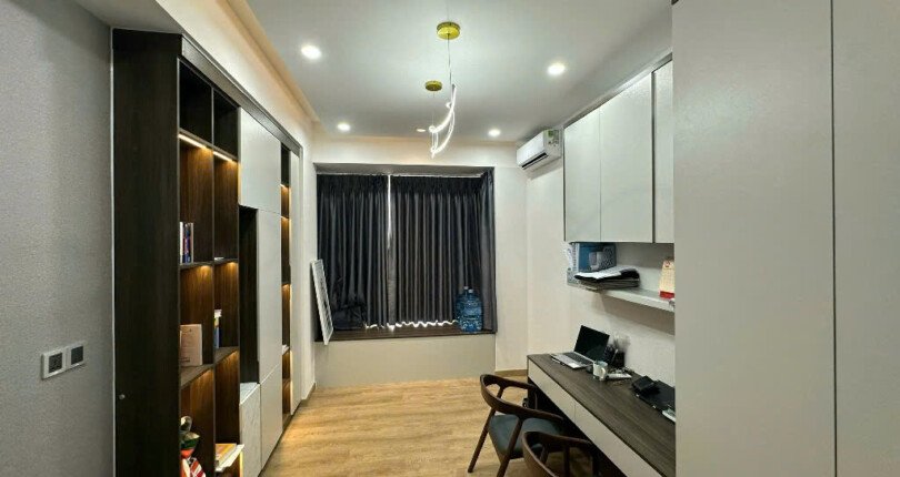 z6328197369065 f46f390b94d31e8a80c79c7a85248ba7 810x430 - Bán căn hộ Midtown M8 Block B Tầng 5 dt 124m 3 phòng giá 14 tỷ