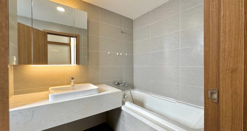 z6328199777938 ea59c54c2c6c650512952316005829b4 810x430 - Bán Hưng Phúc 1 Block D Tầng 15 dt 97m 3 phòng giá 7,7 tỷ