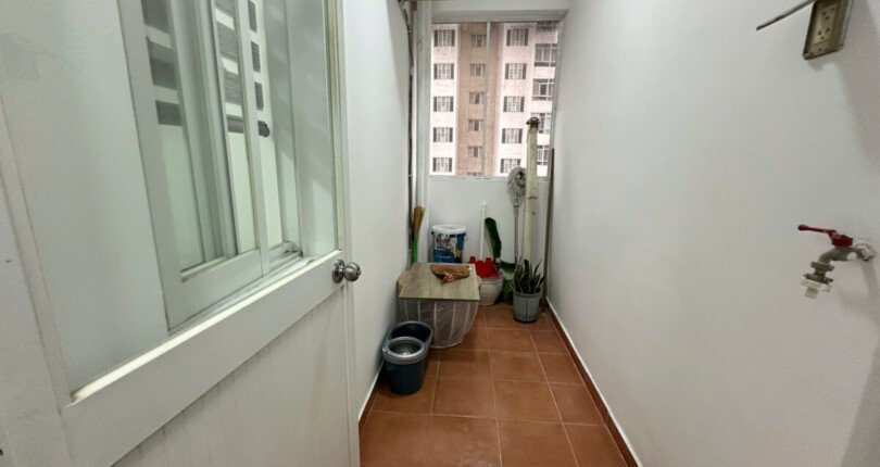 z6331687585954 64676e4f25e266c18f79f0ddb377ff6c 810x430 - Bán Sky Garden 3 Block 12B Tầng 13 dt 68m 2 phòng giá 3,9 tỷ