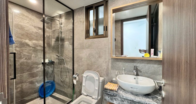 z6334823863433 269490690be1967552735bdf1cedeefa 810x430 - Bán Midtown M8 Block B Tầng 4 dt 98m 2 phòng giá 10 tỷ 2 view đẹp