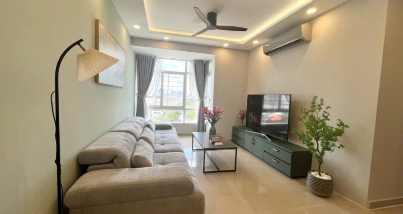 z6341750091133 a9c43d2d0f97ebd239ed818b99953ee2 810x430 - Bán Sky Garden Block 14B Tầng 9 dt 70m 2 phòng giá 4,9 tỷ có HĐT 19 triệu