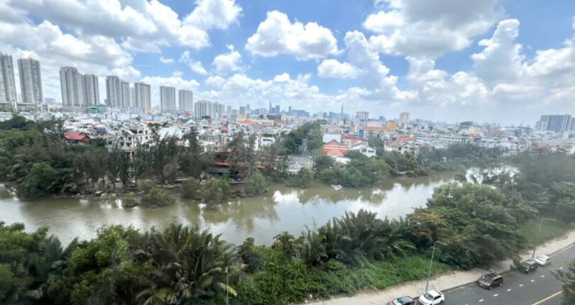 z6341750097042 1856cb580982f6190741ca6d601a7e19 810x430 - Bán Sky Garden Block 14B Tầng 9 dt 70m 2 phòng giá 4,9 tỷ có HĐT 19 triệu