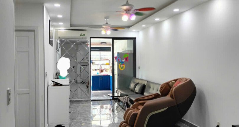 z6341901859501 ac4ff0114d300207140dbb7df8122be2 810x430 - Bán Sky Garden 2 Block 3B Tầng 3 dt 98m 2 phòng giá 6 tỷ có HĐT 28 triệu