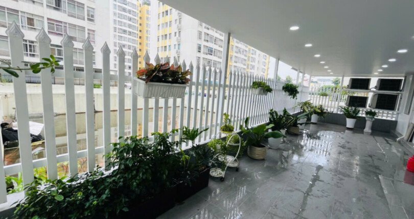 z6341903179139 56bf2a3795f261b293f43064bd2e512c 810x430 - Bán Sky Garden 2 Block 3C Tầng 3 dt 131m 3 phòng giá 7,2 tỷ có HĐT 29 triệu