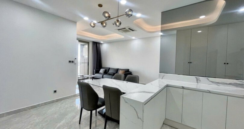 z6346996617048 d625e1958e16aaf62ad77225a68c5130 810x430 - Cho thuê Midtown M8 Block C Tầng 10 dt 110m 3 phòng giá 55 triệu