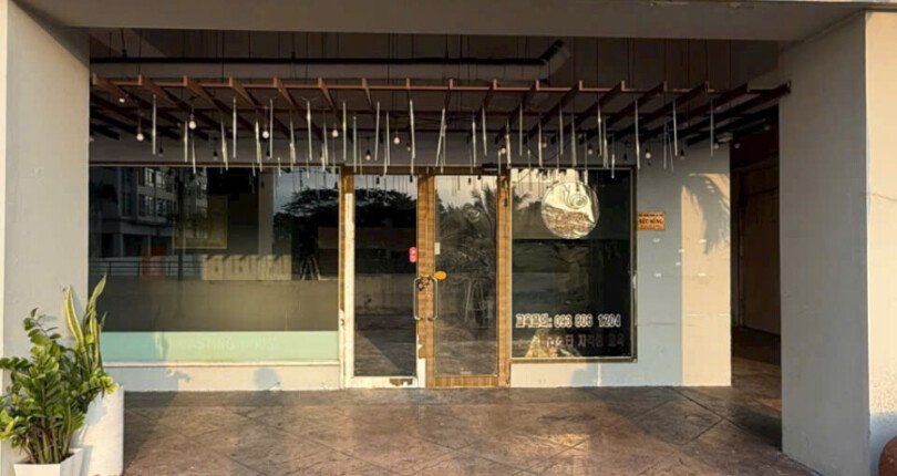 z6354665067781 04e60a51c5fc5b033e5213b9165388a1 810x430 - Chuyên cho thuê Shop house tại chung cư Sky Garden 3. DT 40m2 Đã decor đẹp- Giá thuê 22 Triệu/Tháng