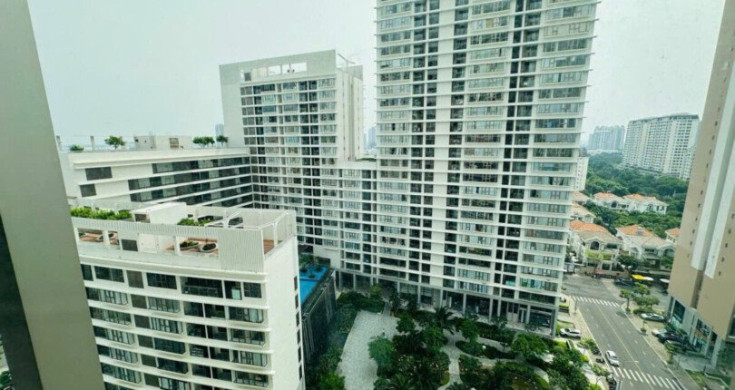 z6356576968913 053bc8a930465ba0d796f3106a7671eb 810x430 - Cho thuê Midtown M8 Block D Tầng 14 dt 127m 3 phòng giá 2300usd