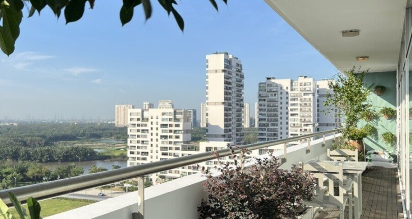 ban can ho garden court 2 18 810x430 - Cần Bán căn hộ Garden Court 2. DT 141m2- Nhà rất đẹp- View bến du thuyền-3 Phòng-2wc- Giá 14.5 Tỷ