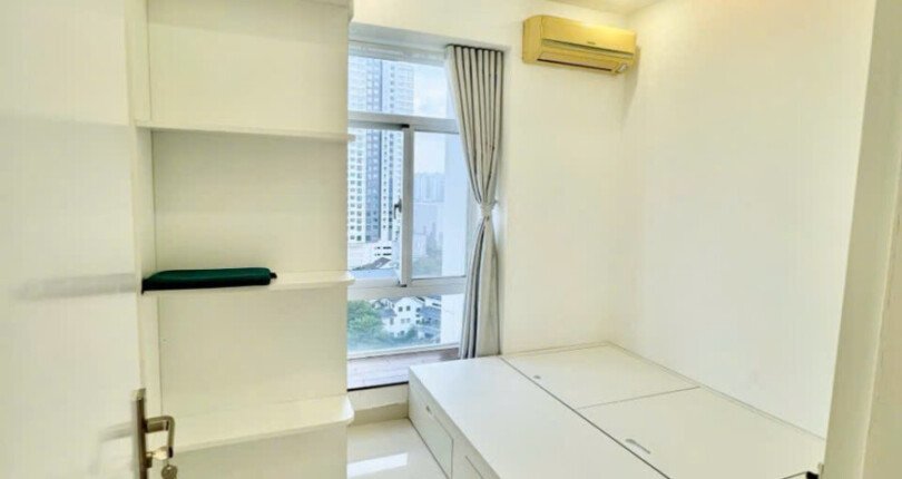ban can ho sky garden 3 2 12 810x430 - Bán nhanh căn hộ Sky Garden 3. DT 56m2 View Hồ Bơi- 2 Phòng-1wc Đang cho thuê 12 Triệu. Giá bán 3.750 Tỷ
