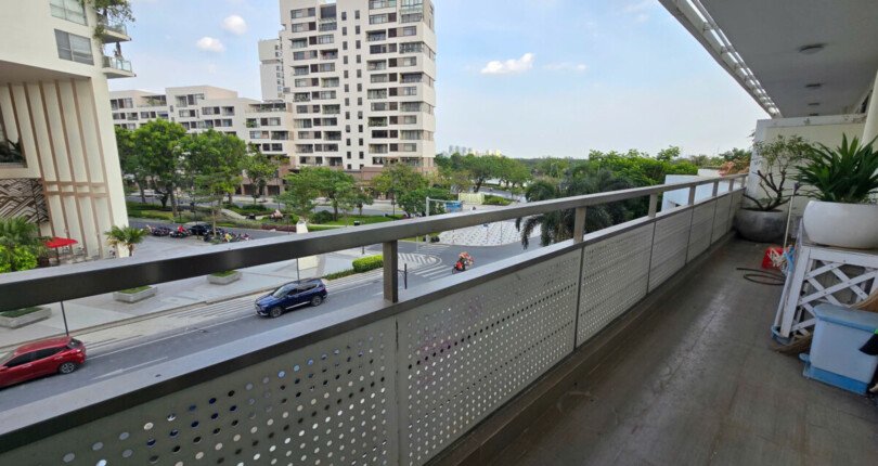 ban cong can ho ban 2 810x430 - Bán gấp căn hộ 2pn lầu 3 chung cư Grand View D Phú Mỹ Hưng Quận 7 nhà đẹp, giá tốt