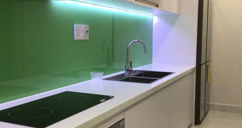 bep can ho cho thue 1 810x430 - Cho thuê căn hộ chung cư Scenic Valley 1, 03pn, giá 1000$/tháng, nhà đẹp, nội thất đầy đủ.