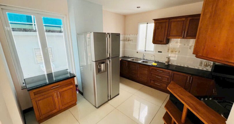 bep rong rai 810x430 - Giá mua bán nhà Biệt thự nguyên căn 5pn kdc Phú Mỹ Vạn Phát Hưng Quận 7 T3/2025