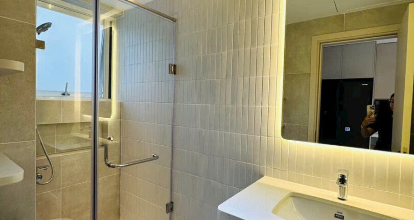 can ho ban co 2 toilet hoan thien cao cap nhu hinh 810x430 - Giá mua bán căn hộ 2 phòng ngủ chung cư Riverside Residence Quận 7 T3/2025