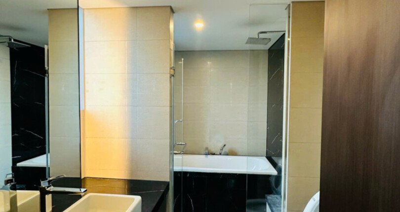 can ho ban co 2 toilet hoan thien nhu hinh 7 810x430 - Giá mua bán căn hộ 3 phòng ngủ lầu 18 chung cư Empire City Thủ Thiêm T4/2025