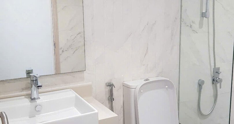 can ho ban co 2 toilet trang bi noi that cdt 810x430 - Duy nhất căn hộ 2 phòng ngủ không nội thất cần bán tại chung cư The Grande M5 Quận 7 t3/2025