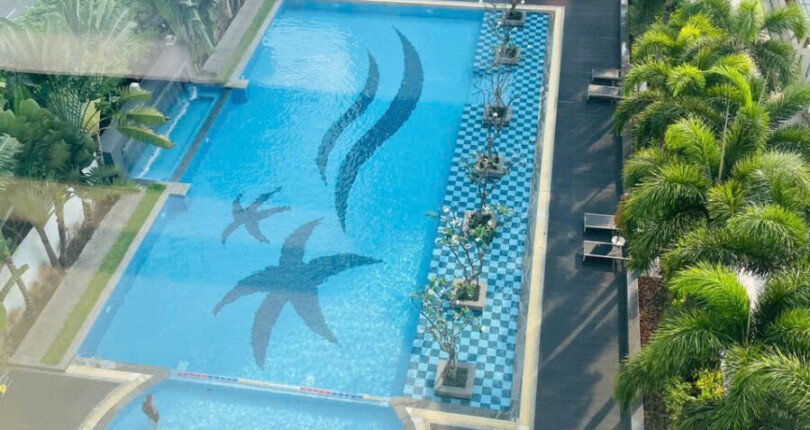 can ho ban lien ke ho boi noi khu kdc 810x430 - Giá mua bán căn hộ 135m2 Block I khu R18 chung cư Happy Valley Quận 7 T3/2025