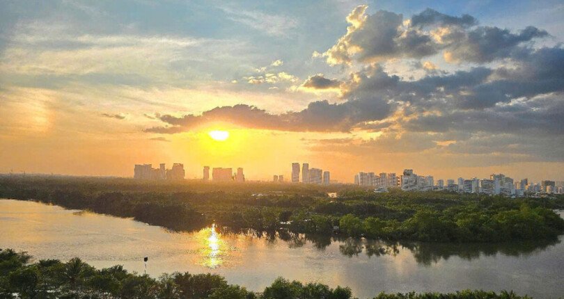 can ho ban lien ke song 1 810x430 - Giá mua bán căn hộ 2 phòng ngủ chung cư Riverside Residence Quận 7 T3/2025