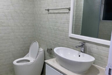 can-ho-co-2-toilet-day-du-thiet-bi