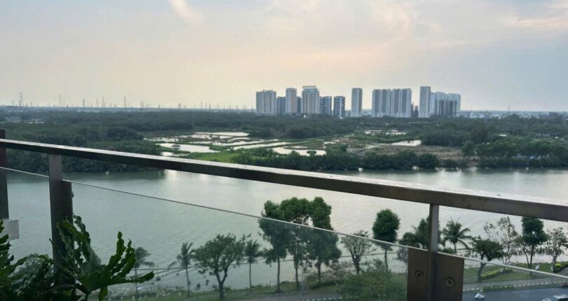 can ho lien ke duong nguyen duc canh va song 810x430 - Giá mua bán căn hộ 3 phòng ngủ chung cư The Panorama Quận 7 T3/2025