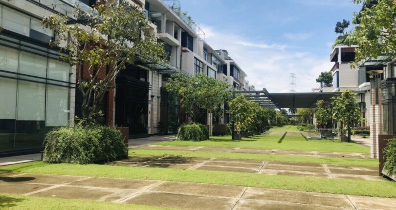 cong vien noi khu galleria 810x430 - Giá mua bán nhà Biệt thự nguyên căn đường Nguyễn Hữu Thọ kdc Galleria Nhà Bè T3/2025