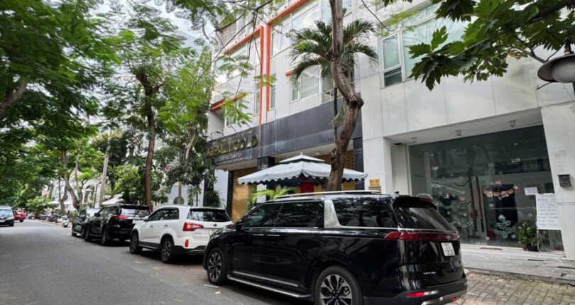 duong noi khu hung gia 1 quan 7 810x430 - Giá mua bán tòa nhà nguyên căn có thang máy đường Nội khu Hưng Gia 1 Quận 7 t3/2025