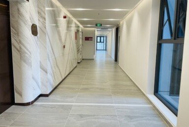 hanh-lang-truoc-can-ho-rong-rai