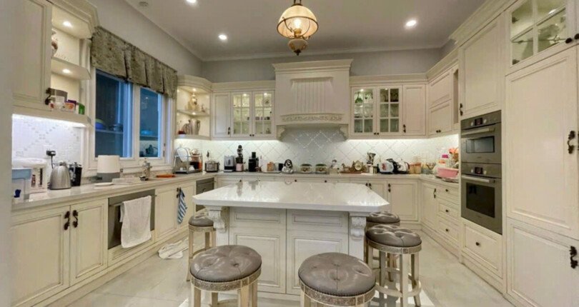 hien trang biet thu hoan thien noi that cao cap hu hinh 810x430 - Giá mua bán nhà Biệt thự đơn lập có hồ bơi khu Nam Thiên Quận 7 T3/2025