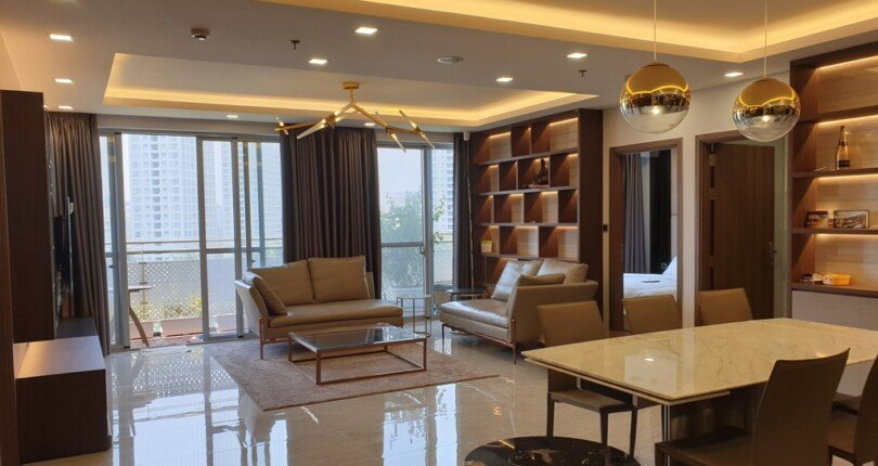 hinh anh phong khach can ho cho thue 810x430 - Cho thuê căn hộ 133m2, chung cư Scenic Valley 1, giá 1.800$/tháng, nội thất cao cấp, xem nhà dễ.