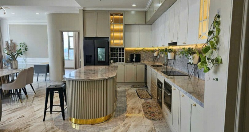 khong gian bep rong rai 12 810x430 - Giá mua bán căn hộ Penthouse 3pn chung cư An Gia Riverside Quận 7 T3/2025