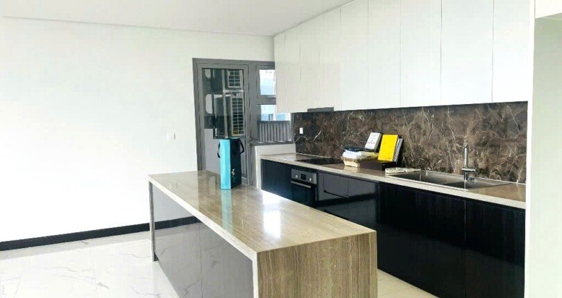 khong gian bep rong rai 17 810x430 - Giá mua bán căn hộ 3 phòng ngủ Tháp 2a Linden chung cư Empire City T3/2025