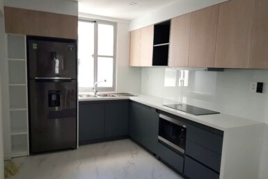 khong gian bep rong rai 385x258 - Giá mua bán căn hộ 2pn Block B chung cư Scenic Valley 2 Quận 7 T3/2025